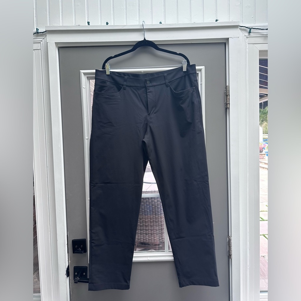 Lululemon ABC straight leg 38/30